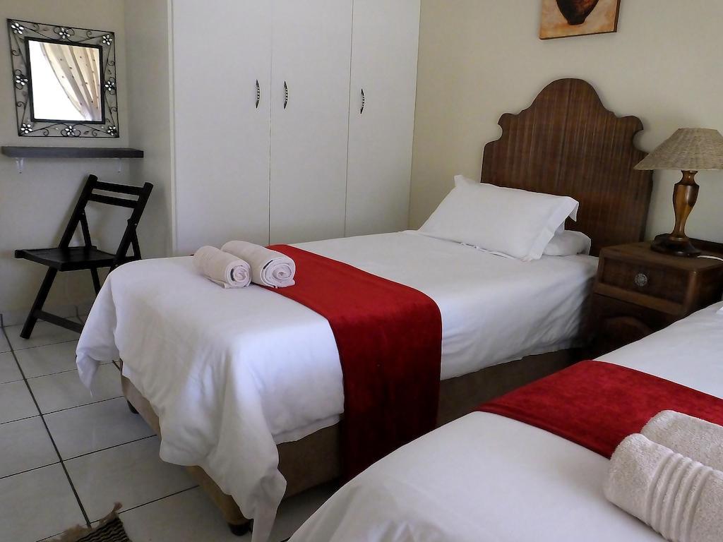 Sunshine Self Catering Daire Mbombela Oda fotoğraf